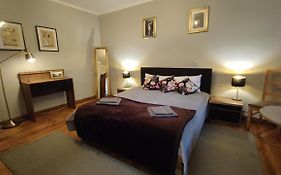 Singer Apartament